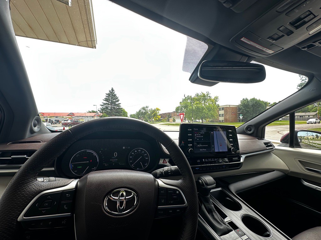 2023 Toyota Sienna Image 4