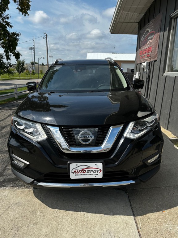 2017 Nissan Rogue Image 2