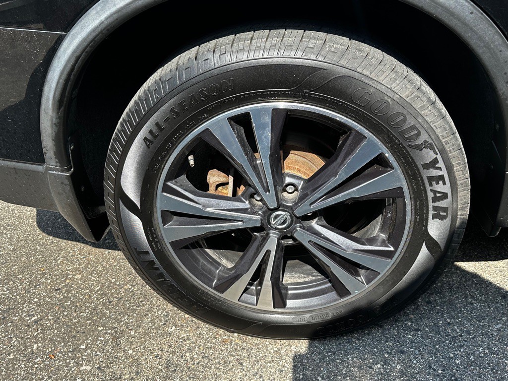 2017 Nissan Rogue Image 9