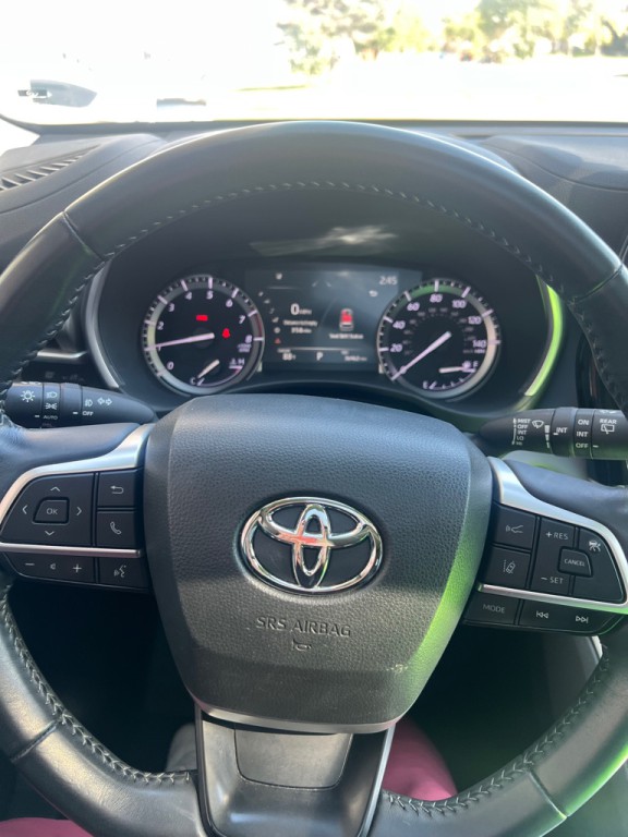 2022 Toyota Highlander Image 9