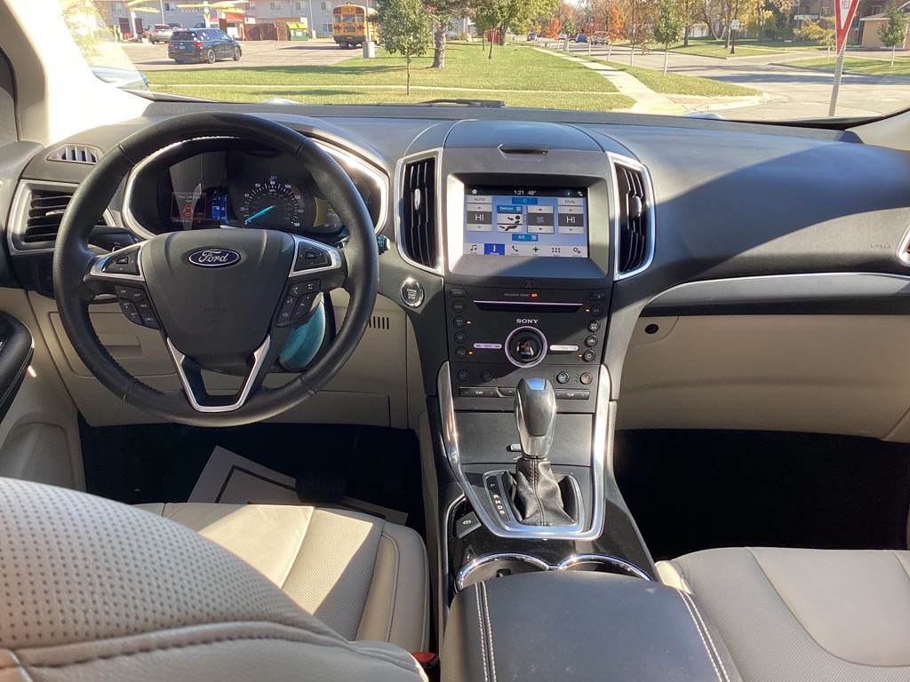 2016 Ford Edge Image 2