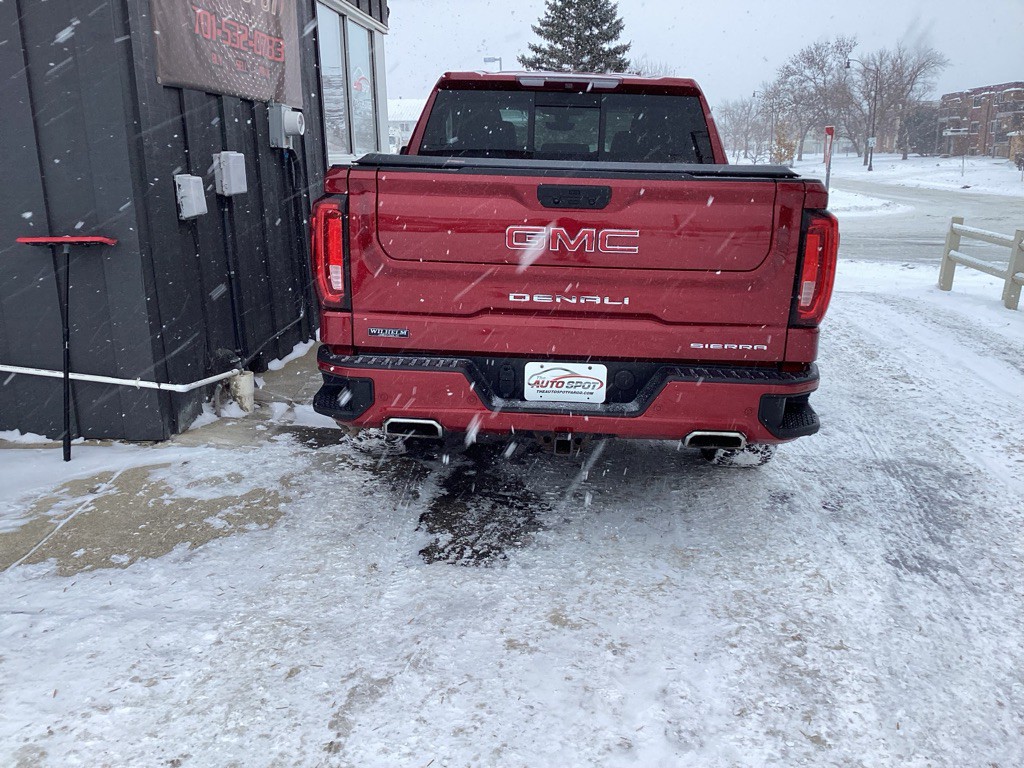 2019 GMC Sierra Image 2