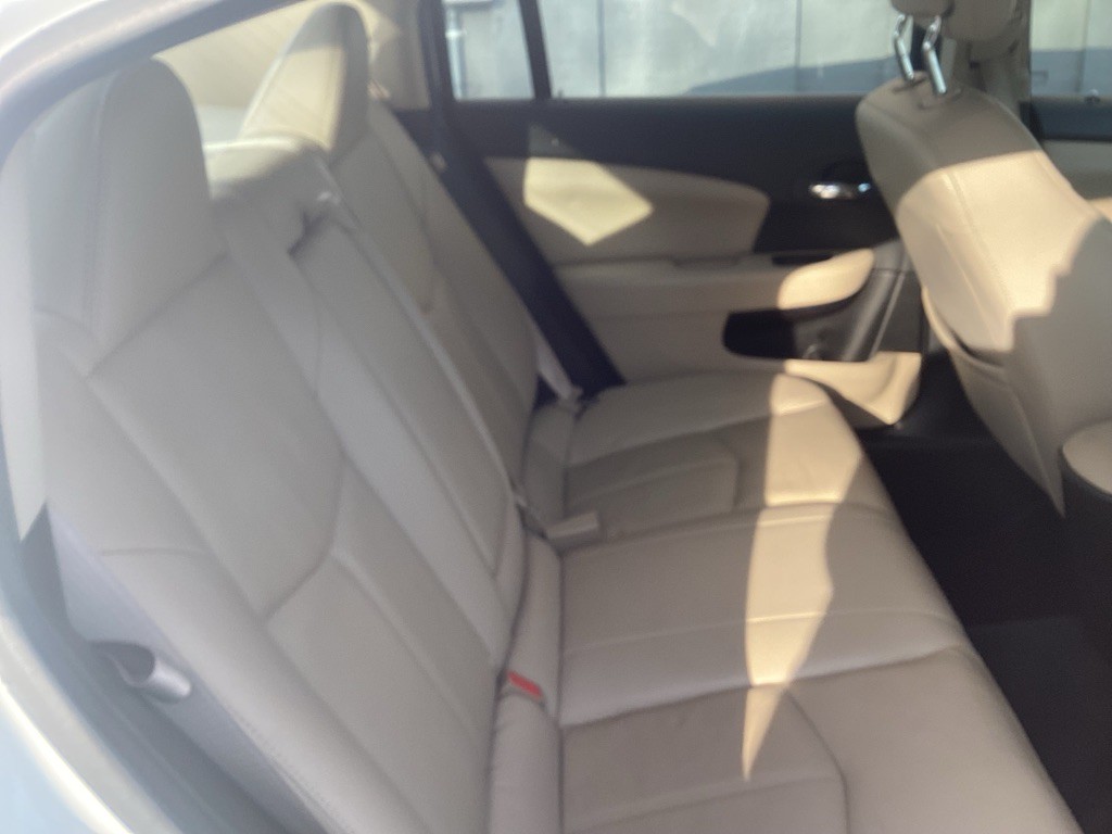 2014 Chrysler 200 Image 4