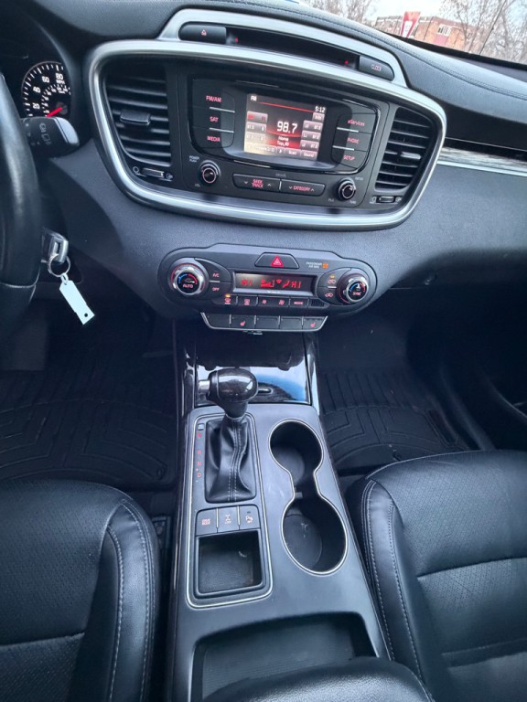 2016 Kia Sorento Image 7