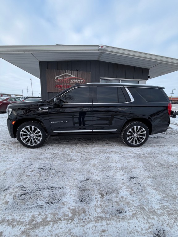 2021 GMC Yukon Image 2