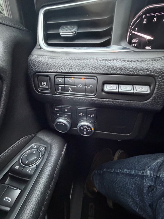 2021 GMC Yukon Image 7