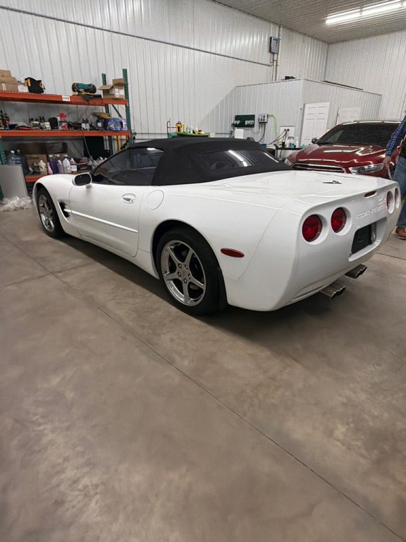 1999 Chevrolet Corvette Image 2