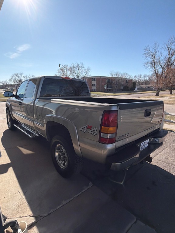 2001 GMC Sierra Image 4