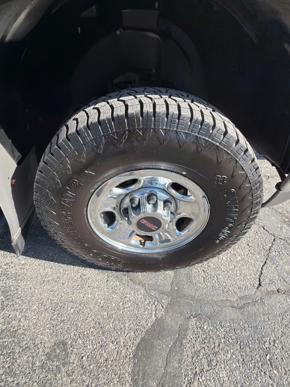2001 GMC Sierra Image 14