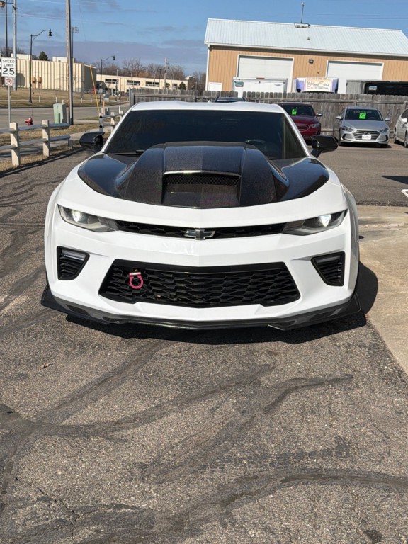2017 Chevrolet Camaro Image 1