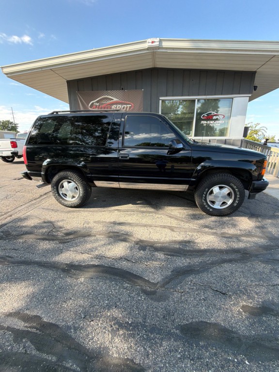 1996 GMC Yukon Image 2