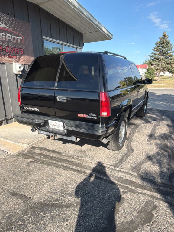 1996 GMC Yukon Image 3