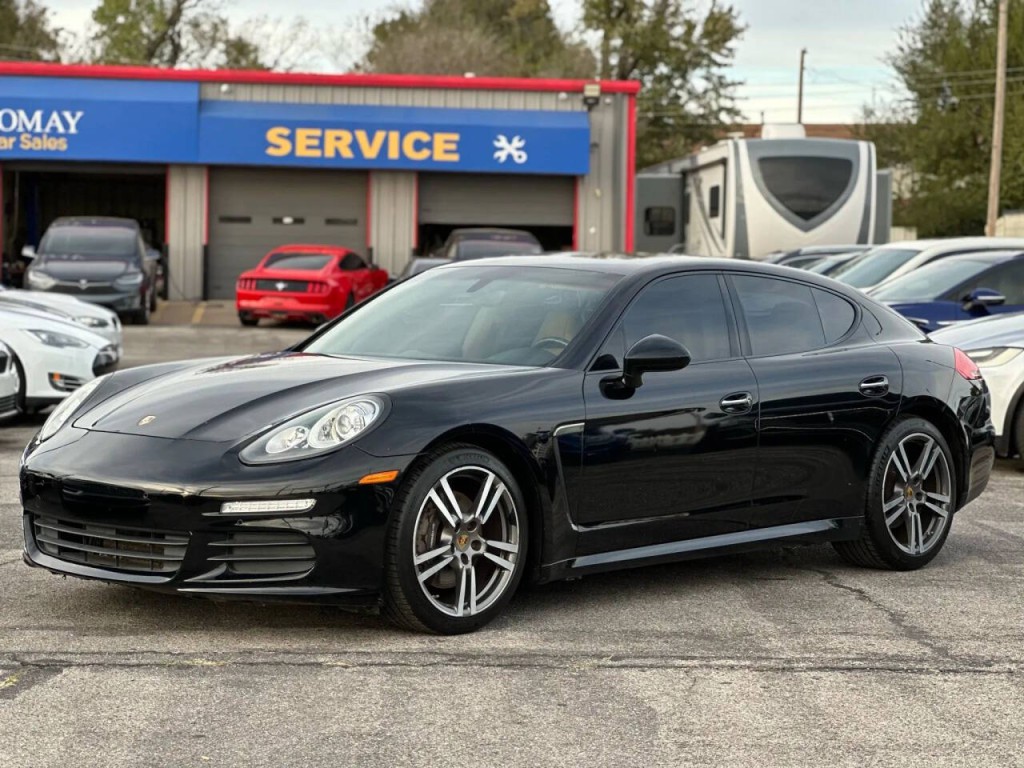 2015 Porsche Panamera Image 1