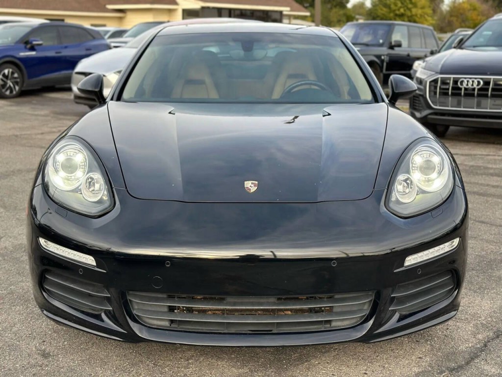 2015 Porsche Panamera Image 3