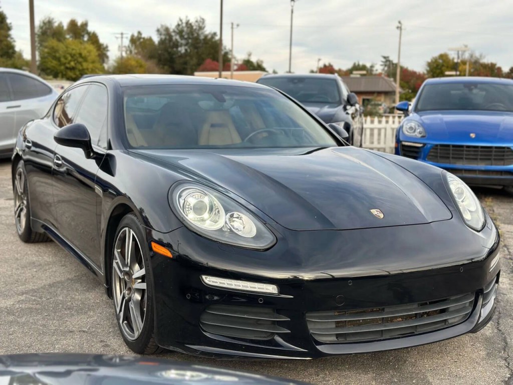 2015 Porsche Panamera Image 4