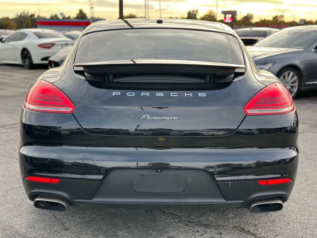 2015 Porsche Panamera Image 7