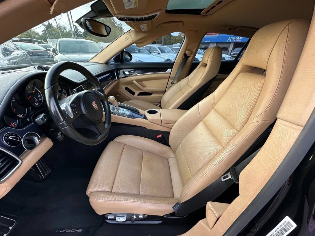 2015 Porsche Panamera Image 10