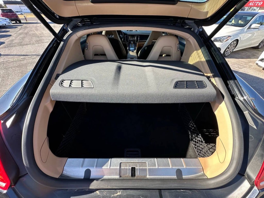 2015 Porsche Panamera Image 17