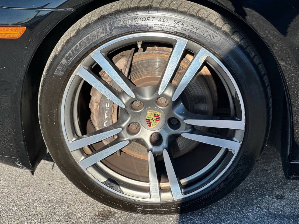 2015 Porsche Panamera Image 23