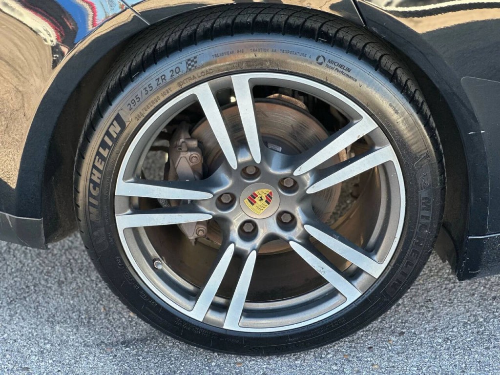 2015 Porsche Panamera Image 25