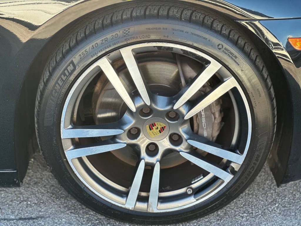 2015 Porsche Panamera Image 26