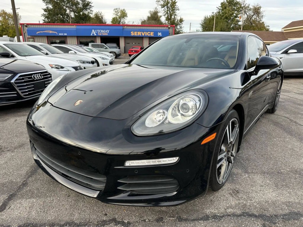 2015 Porsche Panamera Image 27
