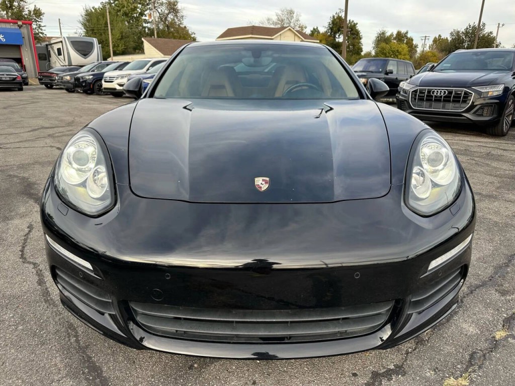 2015 Porsche Panamera Image 28