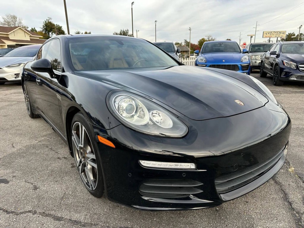 2015 Porsche Panamera Image 29