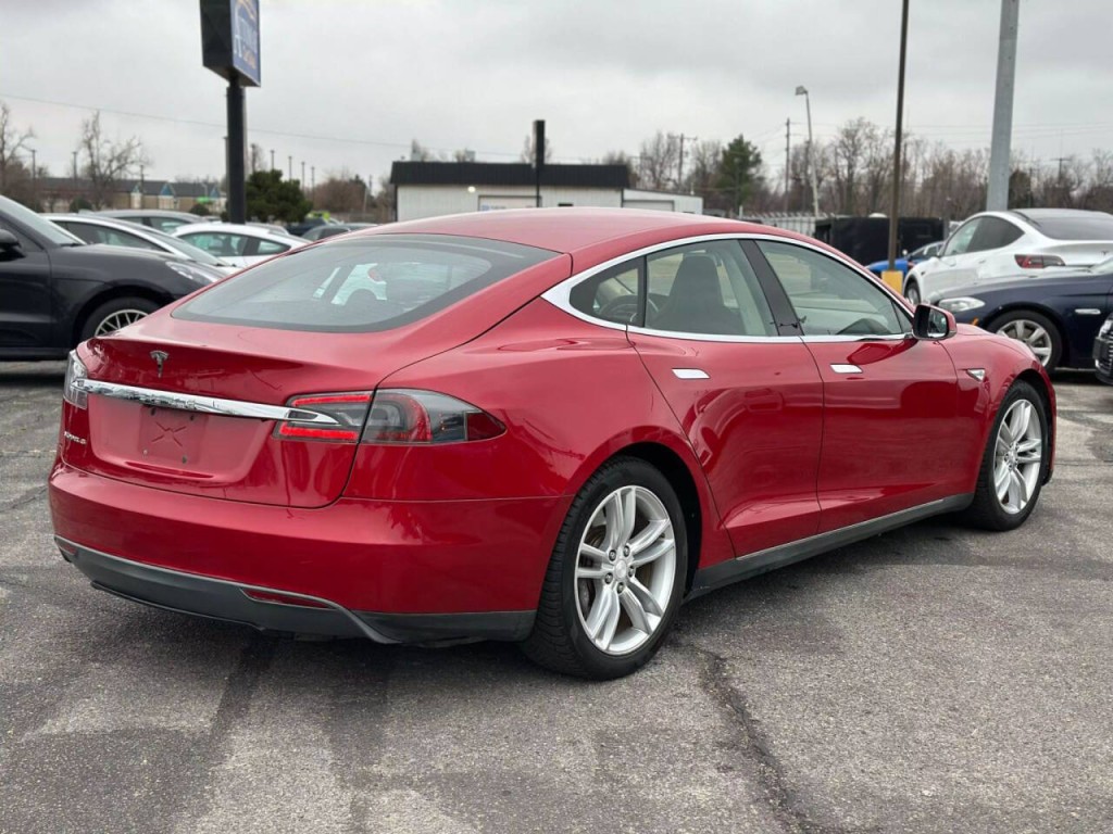 2013 Tesla Model S Image 7