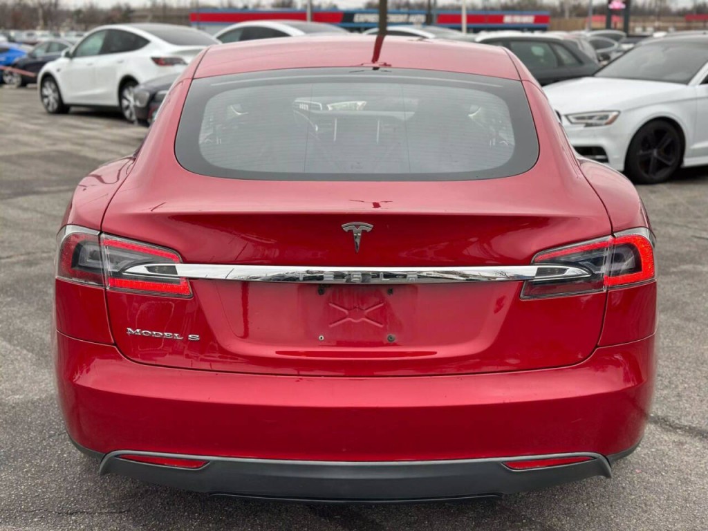 2013 Tesla Model S Image 8