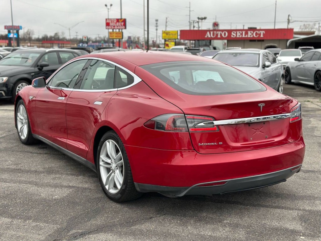 2013 Tesla Model S Image 9