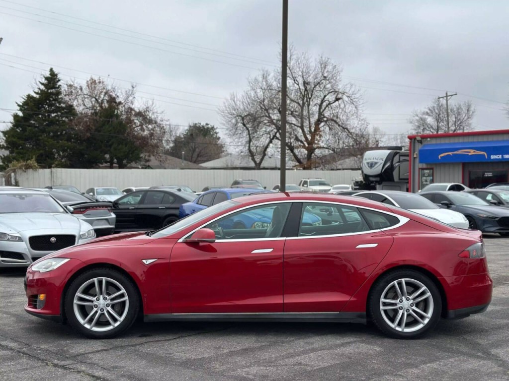 2013 Tesla Model S Image 10