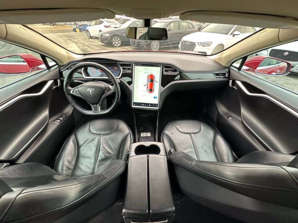 2013 Tesla Model S Image 12