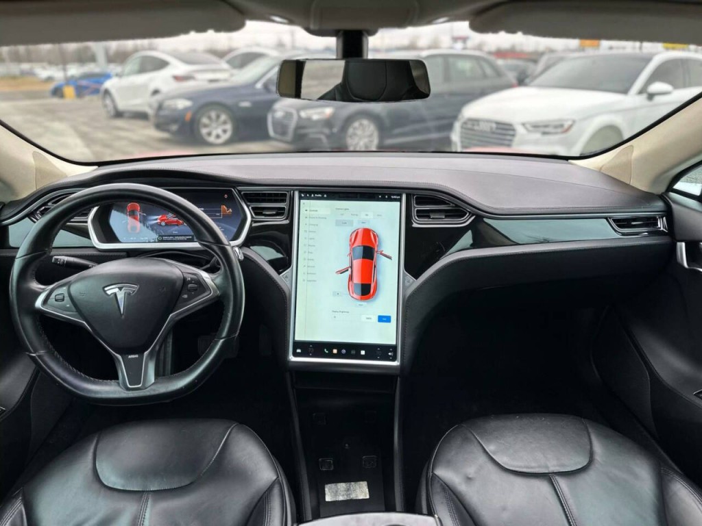 2013 Tesla Model S Image 13