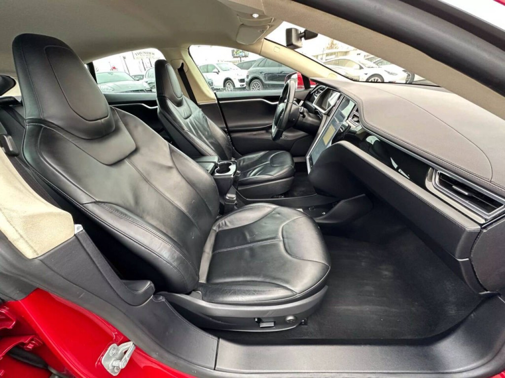 2013 Tesla Model S Image 14