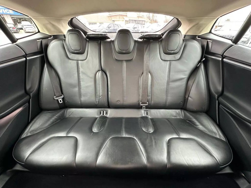 2013 Tesla Model S Image 17