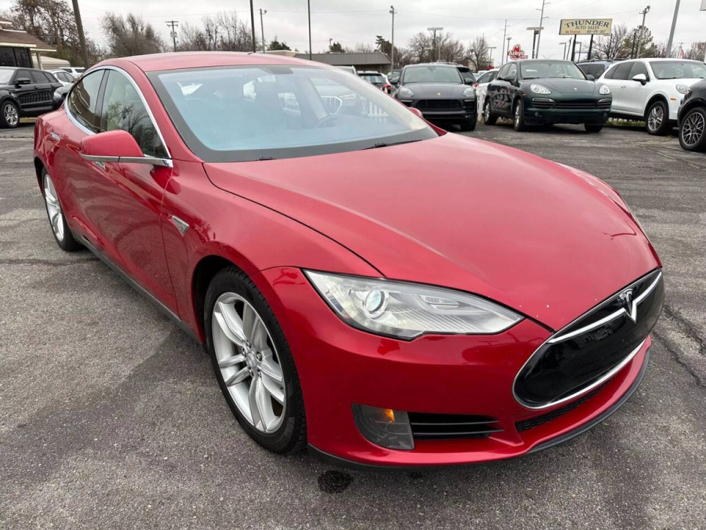 2013 Tesla Model S Image 31