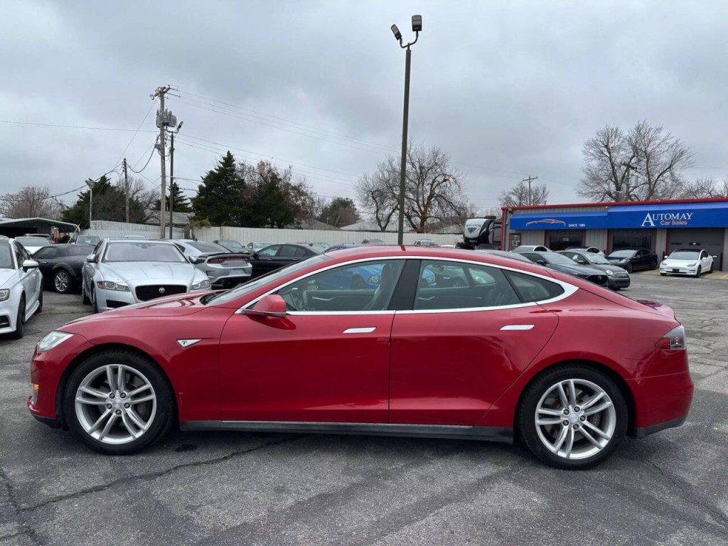 2013 Tesla Model S Image 36