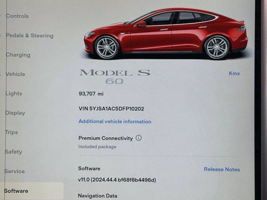 2013 Tesla Model S Image 37