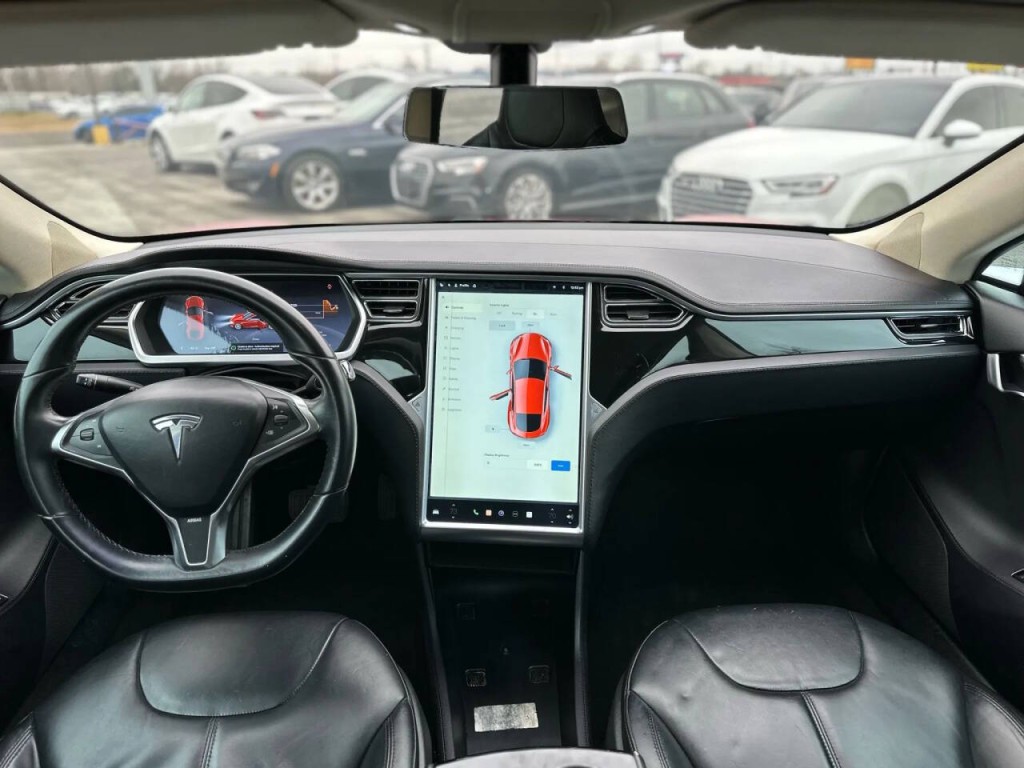 2013 Tesla Model S Image 12