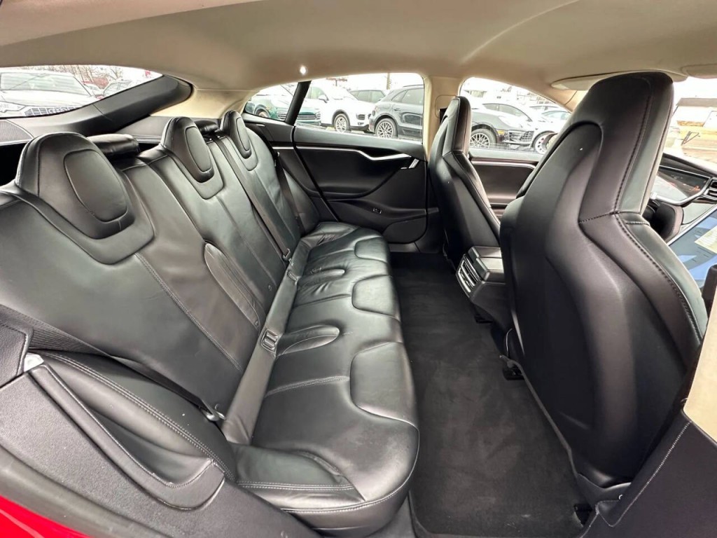 2013 Tesla Model S Image 14