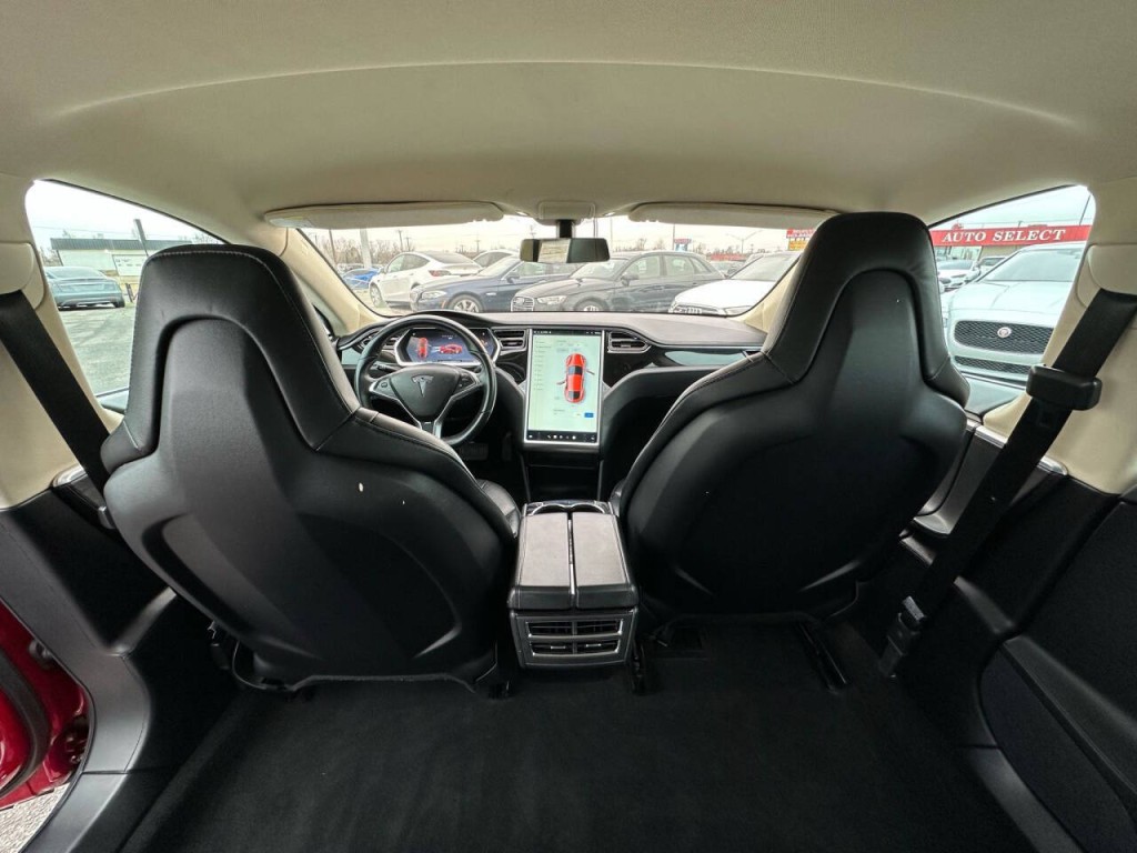 2013 Tesla Model S Image 15