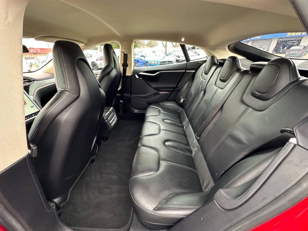2013 Tesla Model S Image 17