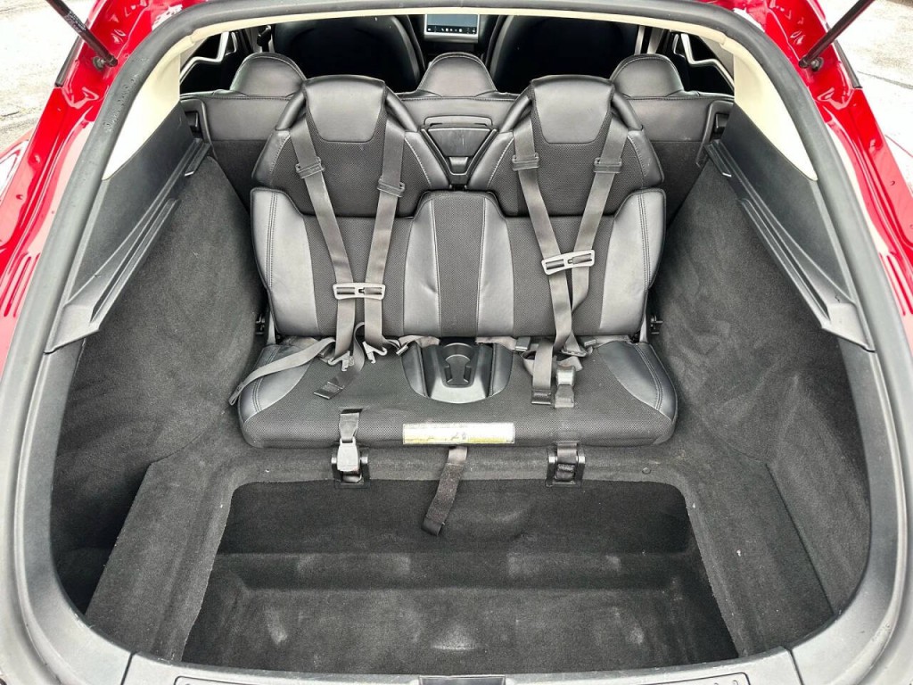 2013 Tesla Model S Image 18