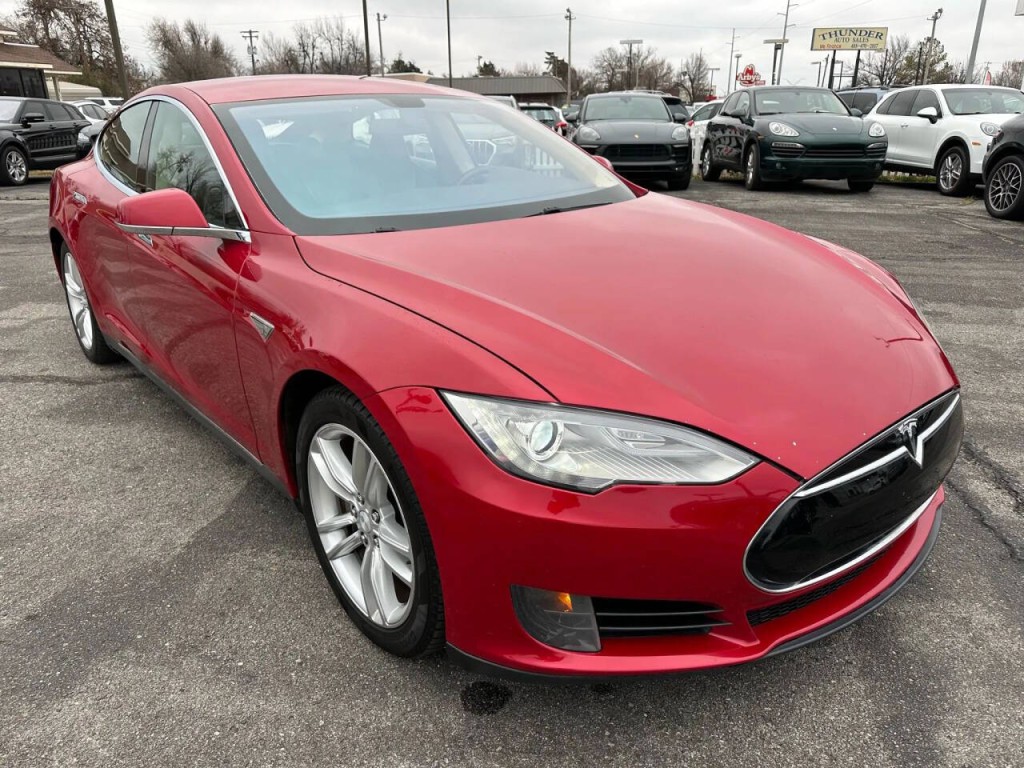 2013 Tesla Model S Image 30