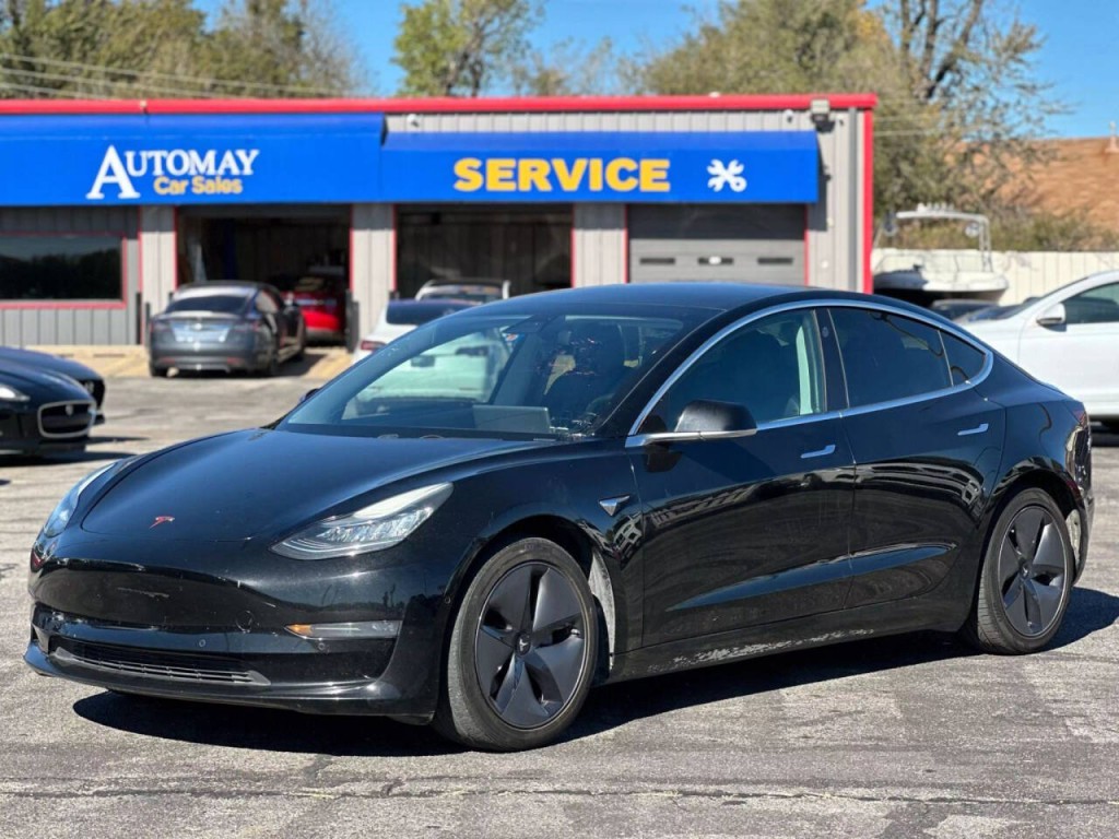 2019 Tesla Model 3 Image 2