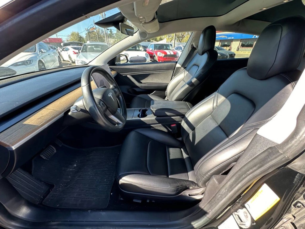 2019 Tesla Model 3 Image 11