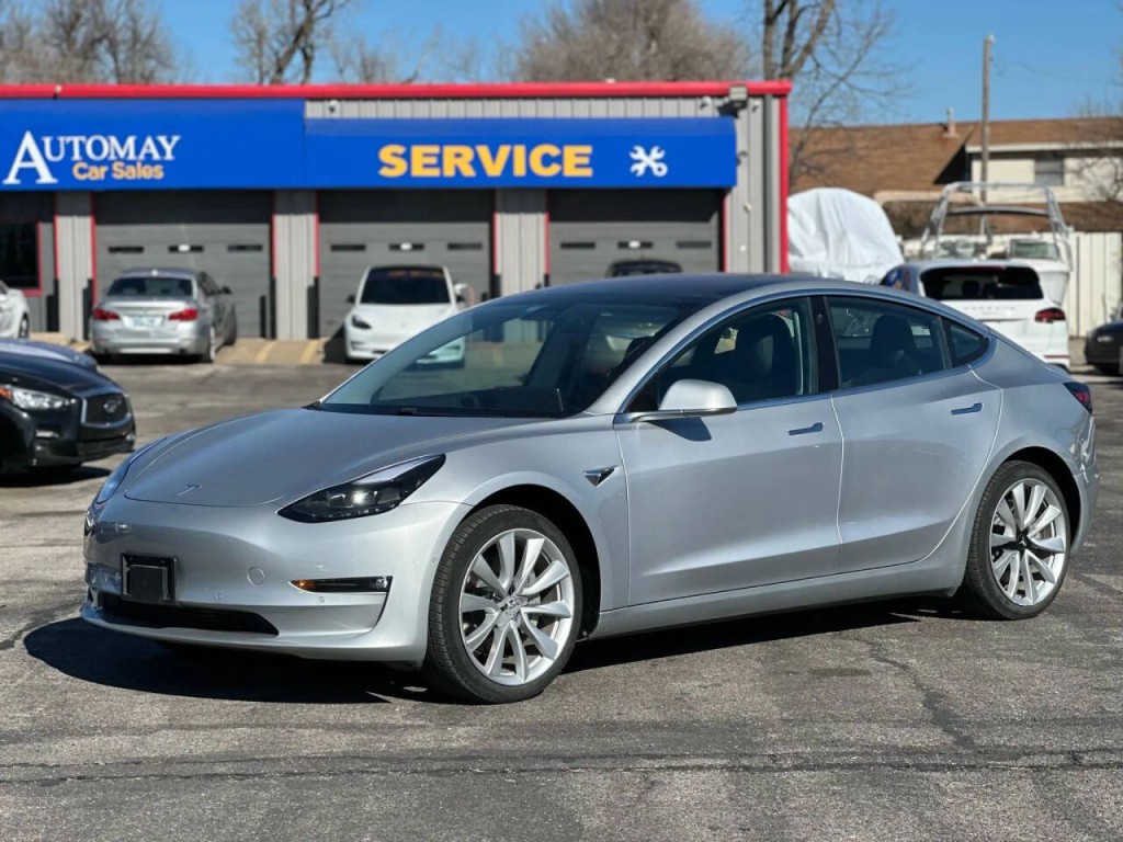 2018 Tesla Model 3 Image 2