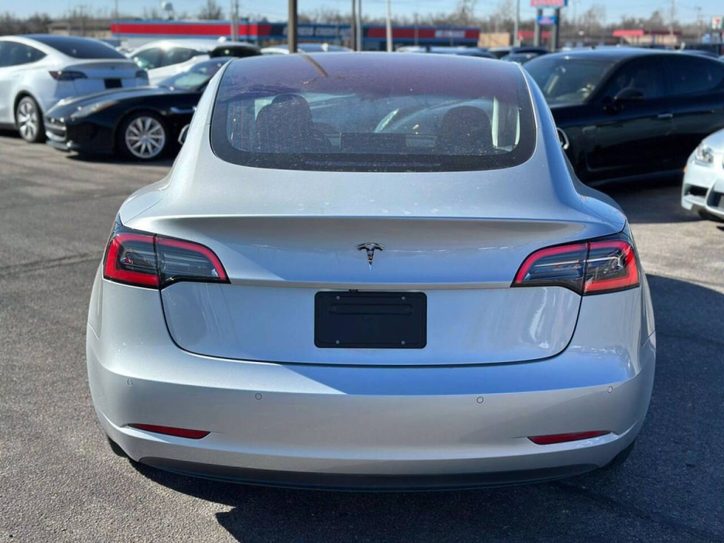 2018 Tesla Model 3 Image 7