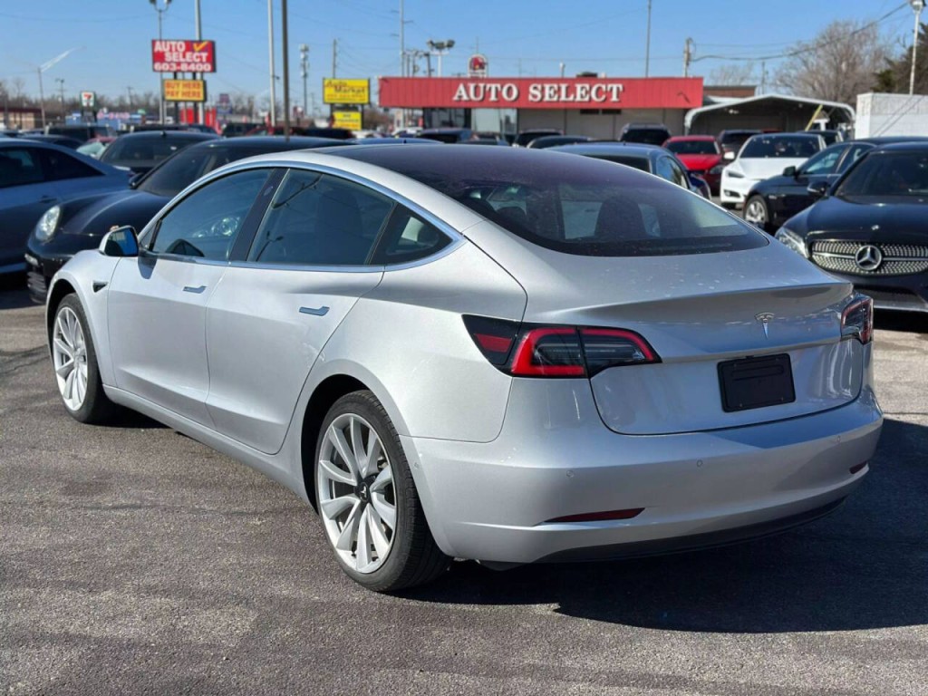 2018 Tesla Model 3 Image 8